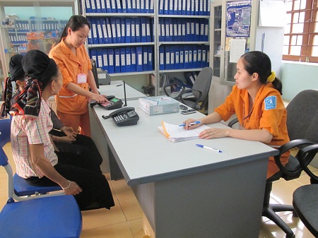 Phụ nữ làm kỹ thuật điện: Liệu nữ tính có "phôi pha"?